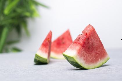 梦见在饭店吃瓜,饭店瓜香四溢,揭秘潜意识中的美食诱惑